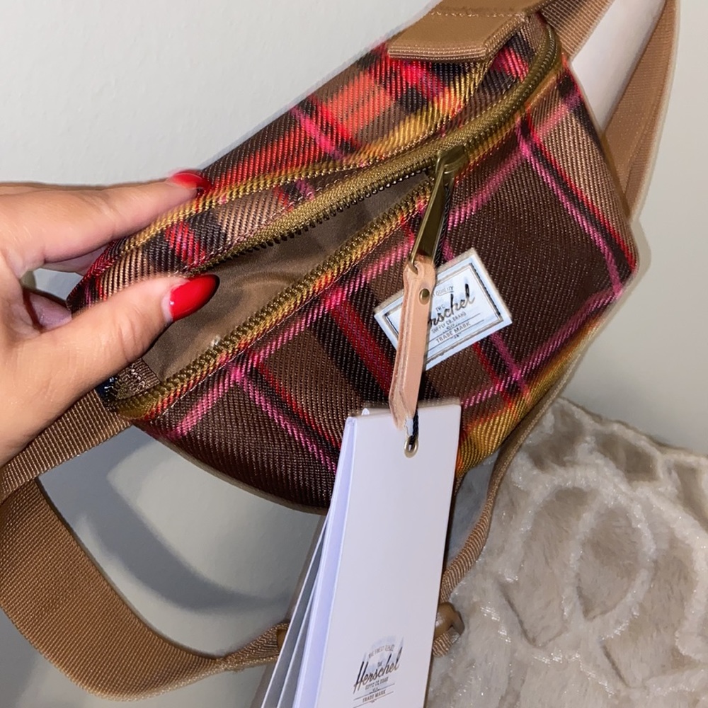 Hershel Supply Co. Chestnut Plaid Belt Bag NWT $50 - Picture 9 of 13